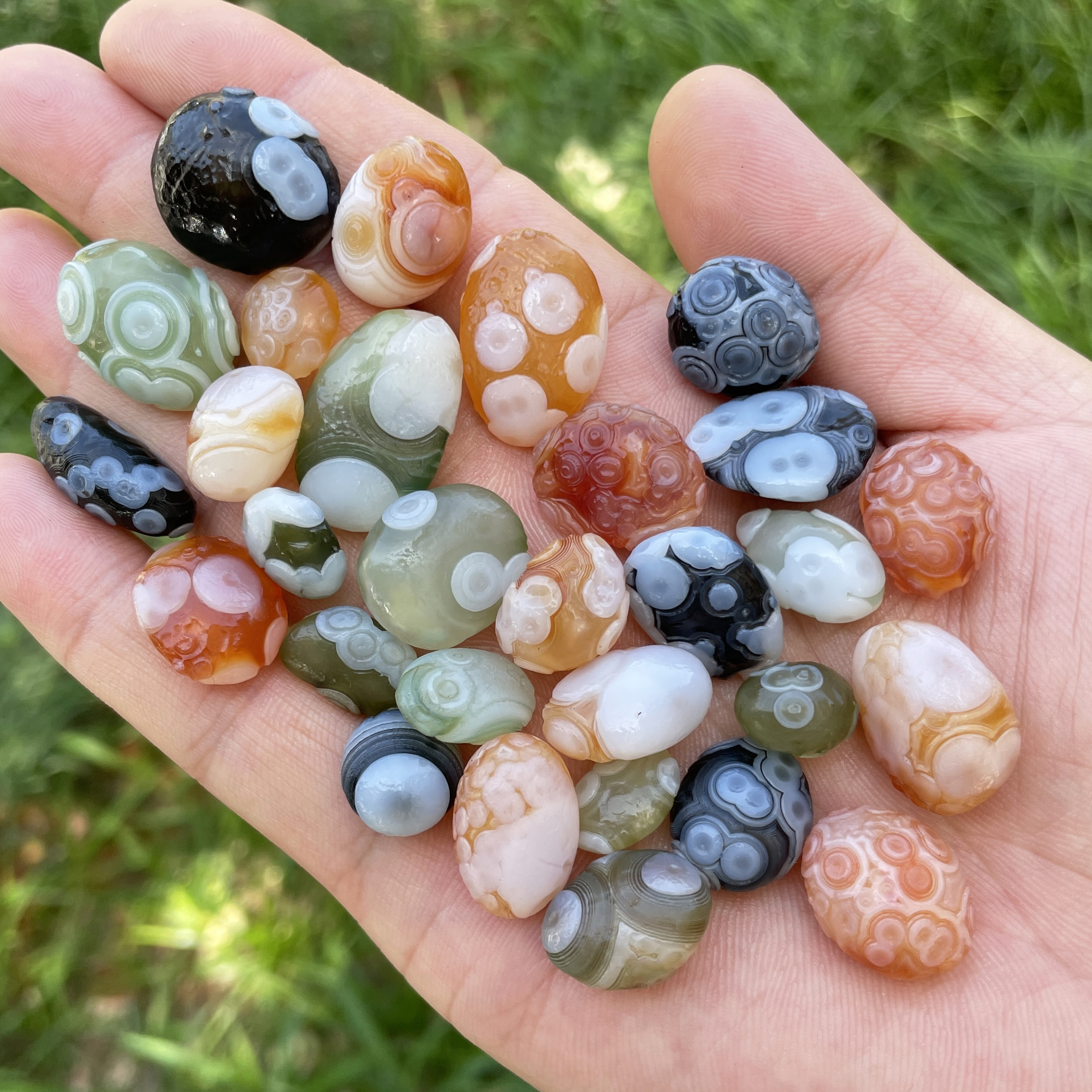 Natural Green Sardonyx Alxa Go - огляд і ціна Bonsai Rock Garden