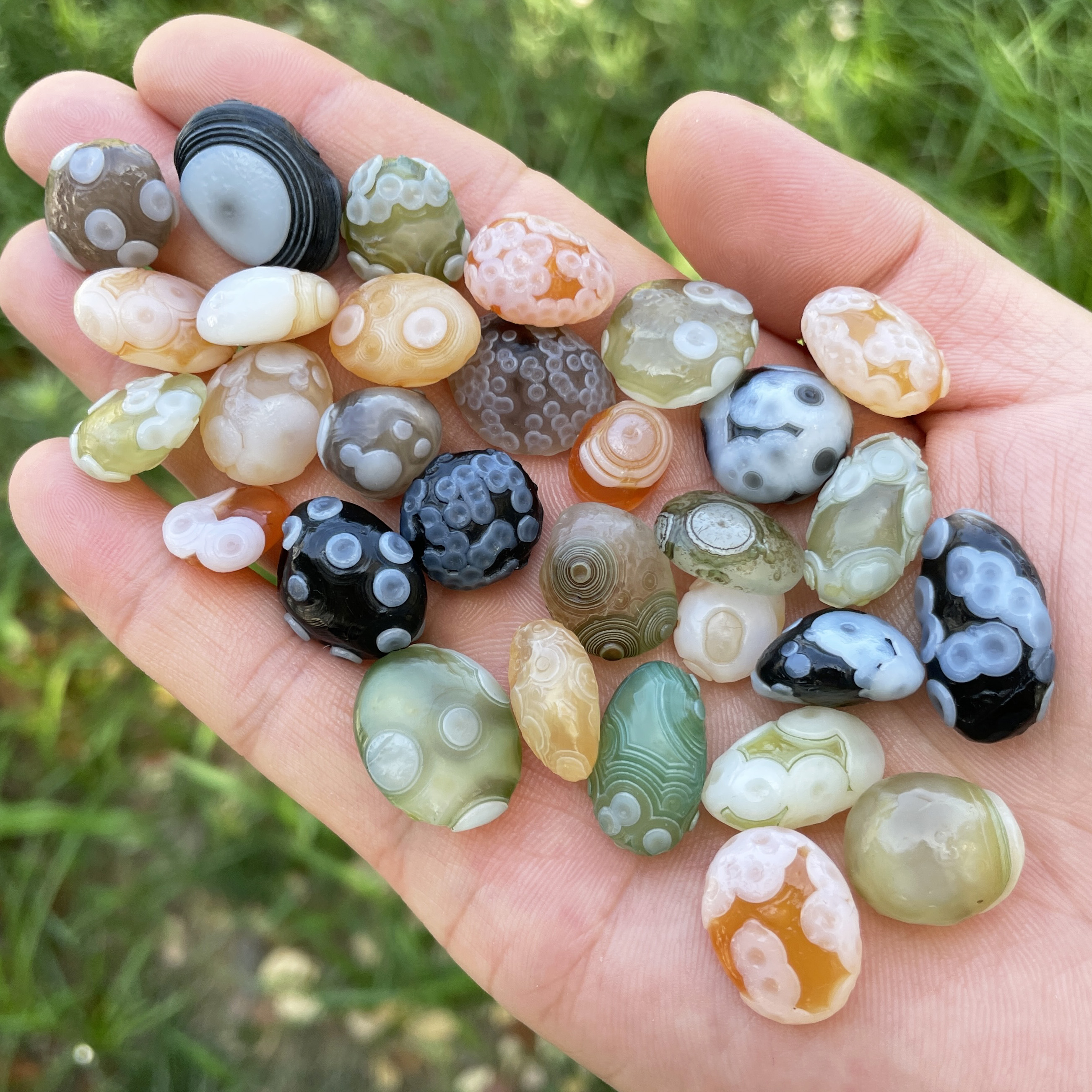 Natural Green Sardonyx Alxa Go - огляд і ціна Bonsai Rock Garden