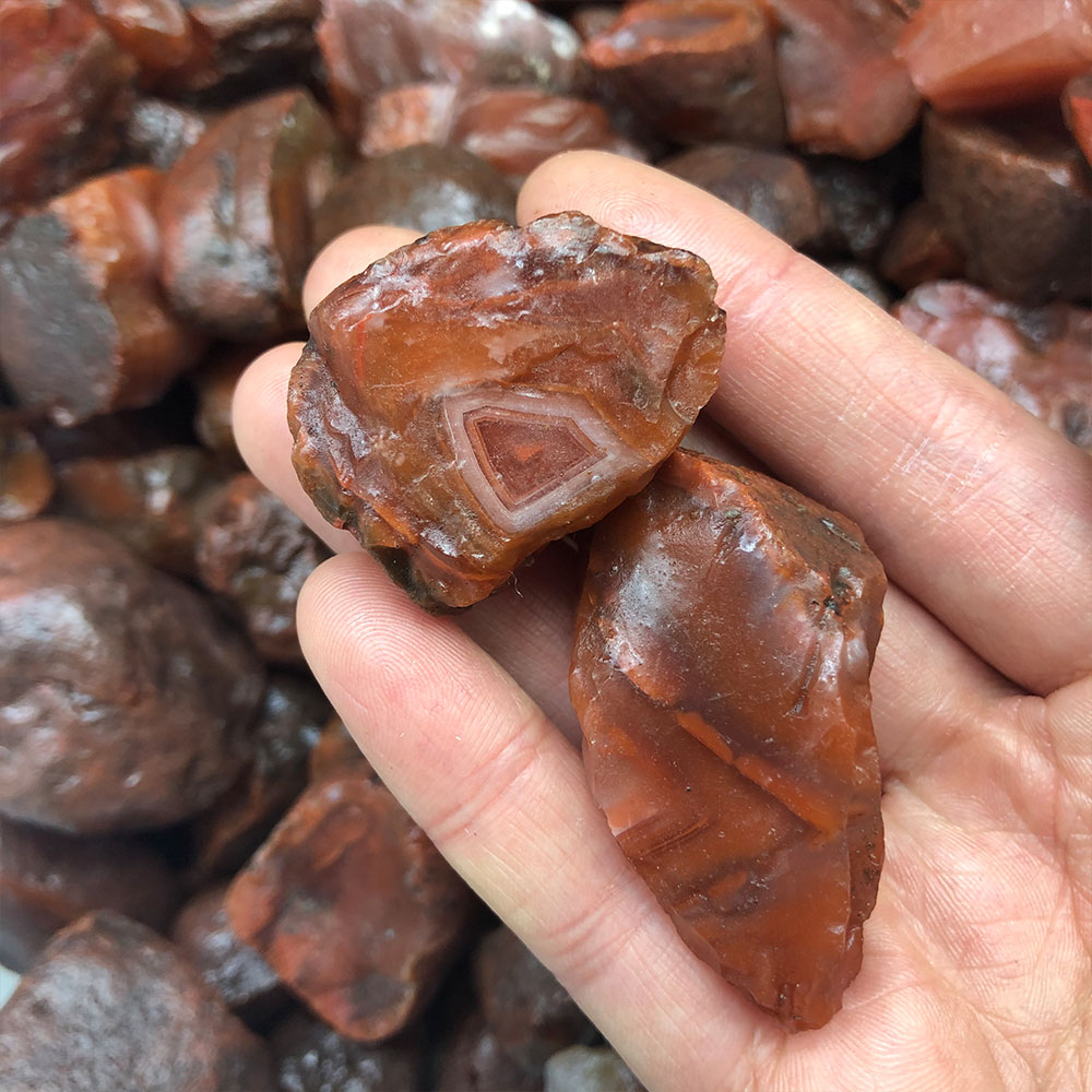 1pc Random Rough Raw Carnelian - огляд і ціна Bonsai Rock Garden
